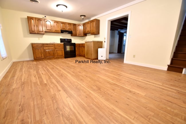 Photo - 308 Wood St