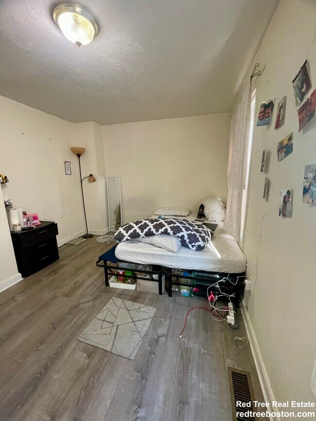 Photo - 24 Lawn St Unit 3