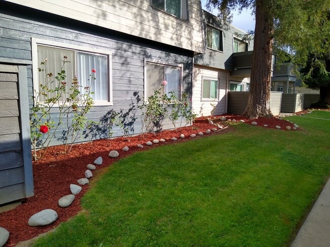 Photo - Hunter's Landing Apartments