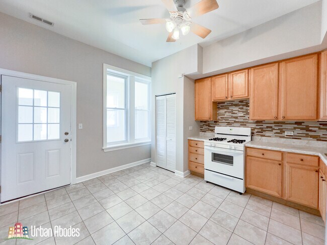 Photo - 2145 W Chicago Ave Unit 1