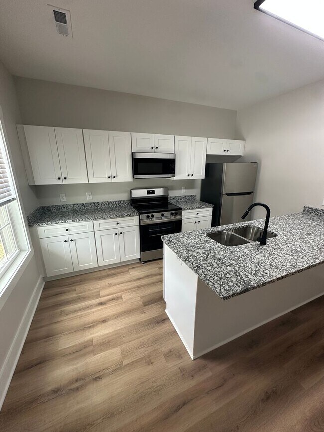 Photo - BRAND NEW 3 Bedroom Apartment in Shelbyville!