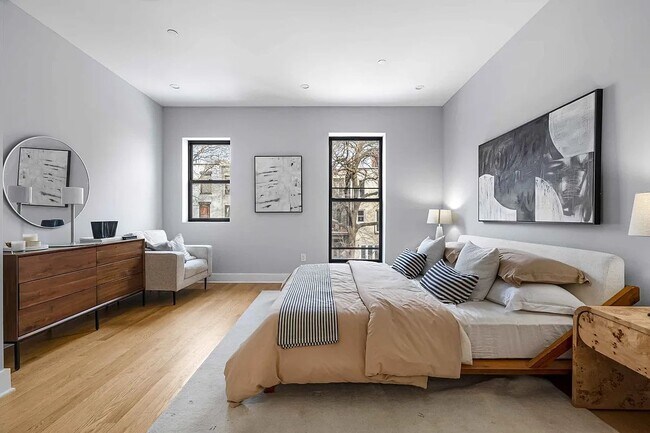 Photo - 307 W 136th St