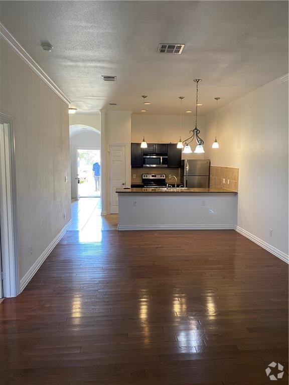 Building Photo - 404 Mesa Dr Rental