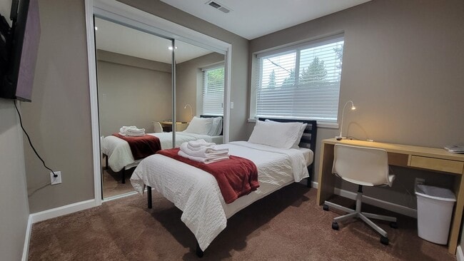 Building Photo - 1803 N 200th St