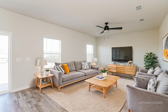 Photo - 461 Navona Dr