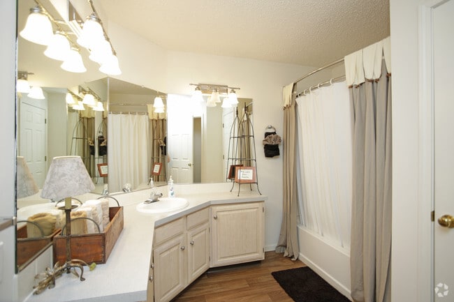 1BR, 1BA - Washington_1118 SF
