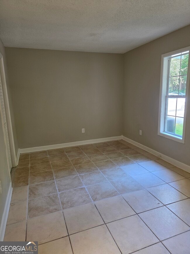 Photo - 728 Morningside Ln