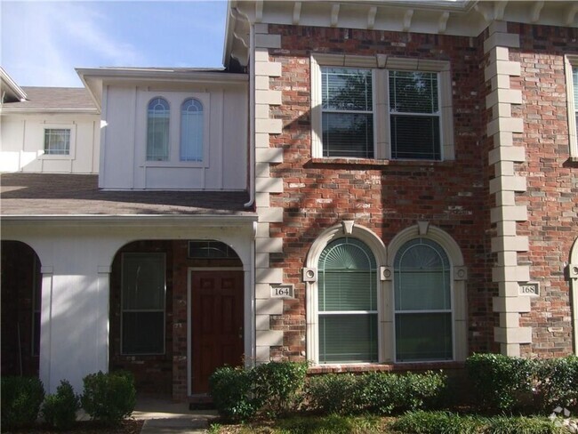 Building Photo - COMING END OF MAY! Townhome in Lewisville!