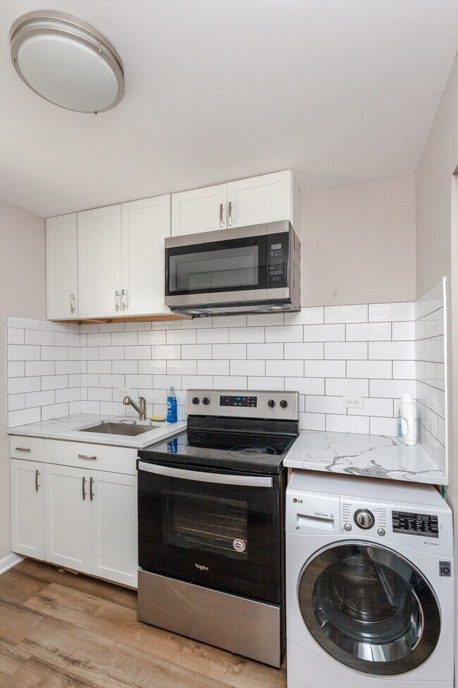 Photo - 6427 N Hermitage Ave Unit 2R