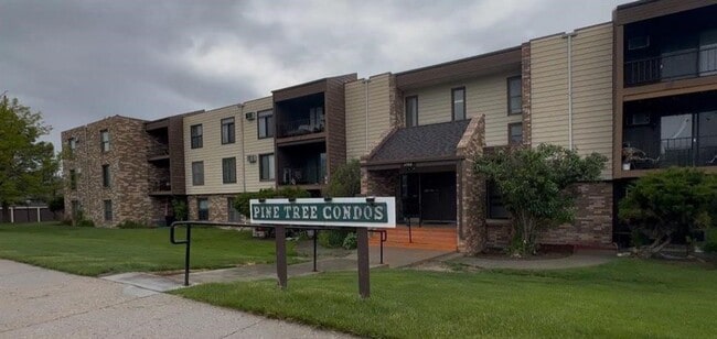 Building Photo - 2 Bedroom 1 Bathroom Condo Unit 212