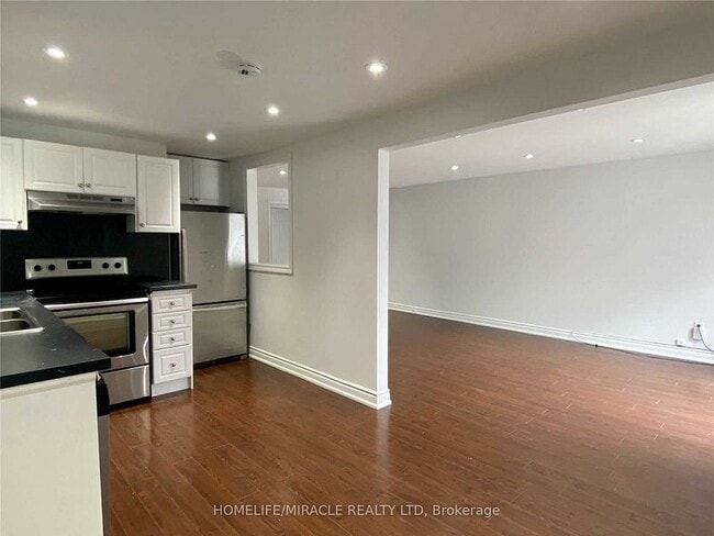 Photo - 1448 Tyneburn Cres