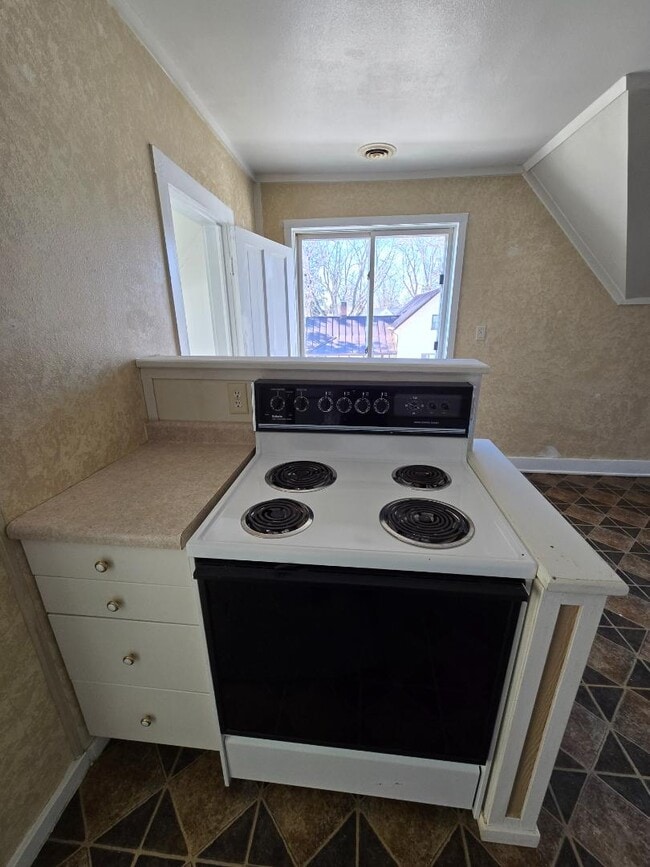 Photo - 511 N Genesee St