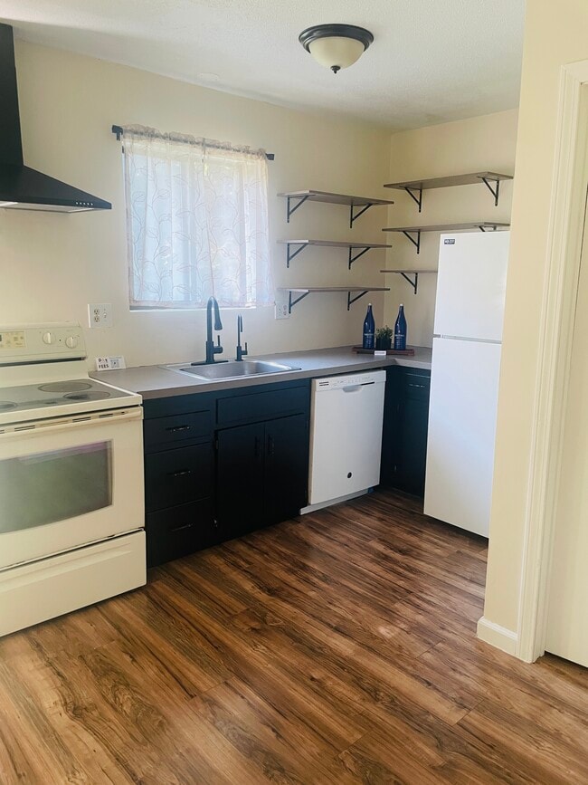 Photo - 220 Blakeslee St Unidad 3