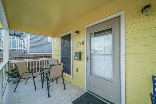 Photo - 1320 Avenue L