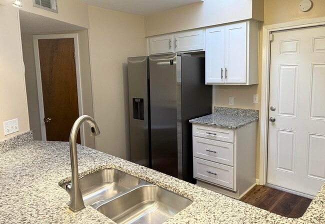 Photo - 93 Cutter Ln