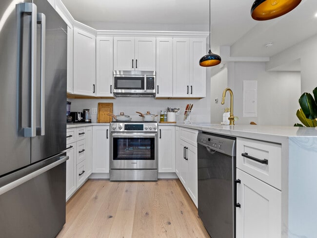 Photo - 566 Dorchester Ave