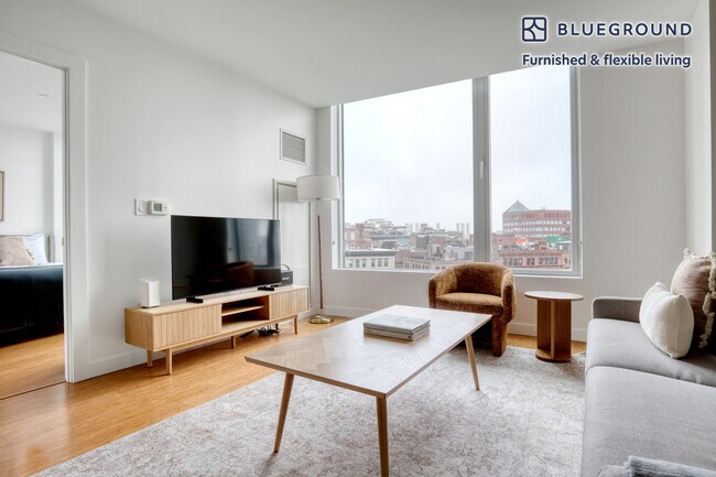 Photo - 311 W Illinois St Unit FL10-ID834