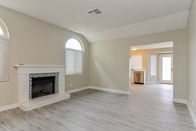 Photo - 129 Primero Way