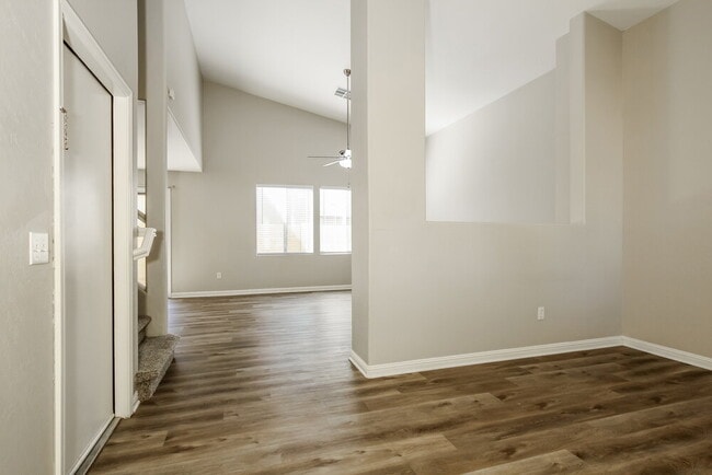 Photo - 668 E Colt Ct