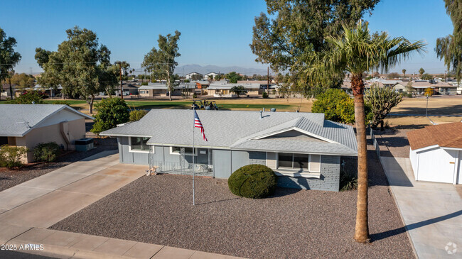 Building Photo - 12640 N Pebble Beach Dr Rental