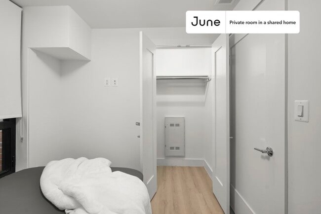 Room in Shared 3 bed/2 bath home in Dupont Circle