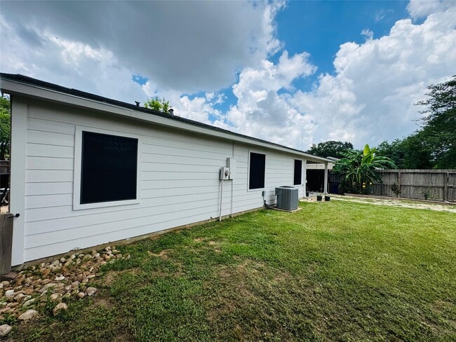 Building Photo - 24131 4 Sixes Ln