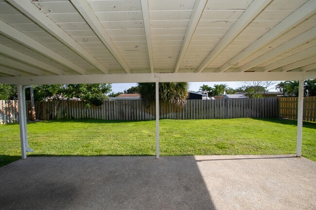 Photo - 214 SW 3rd St