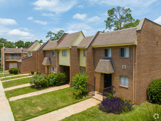 The Residences at Whispering Pines - The Residences at Whispering Pines Apartments