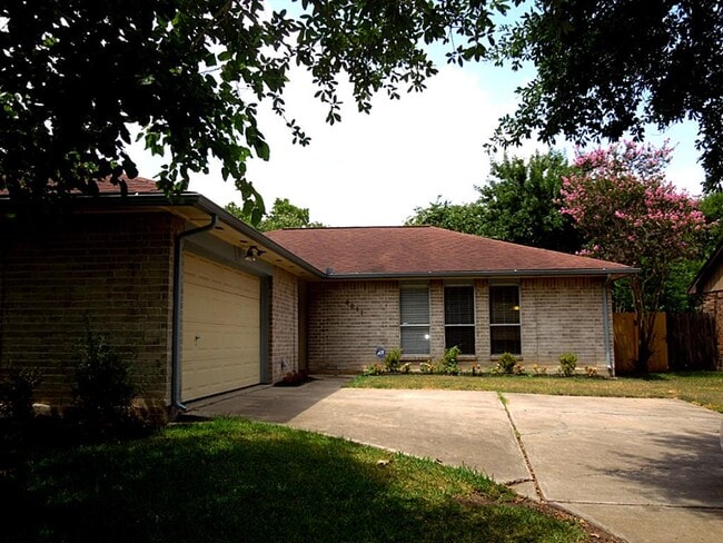 Building Photo - 6811 Renfro Dr