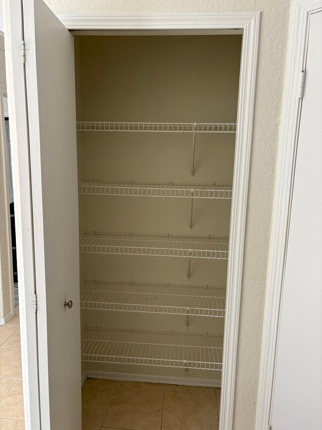 Photo - 1701 The Greens Way Unidad 222