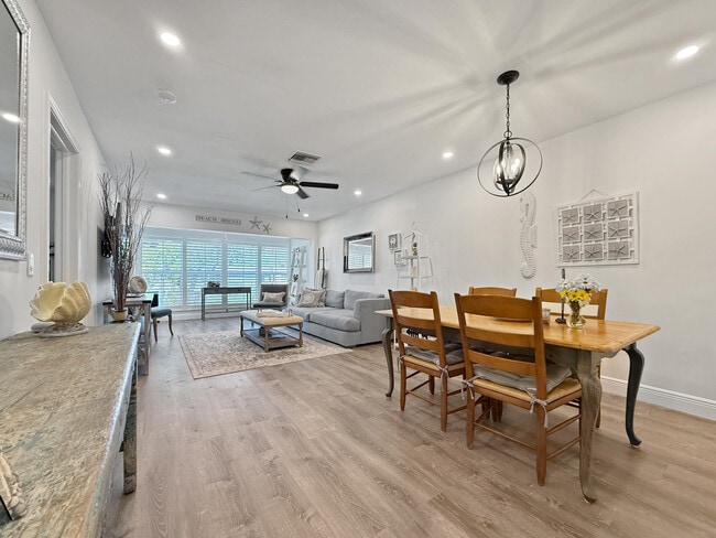 Photo - 1021 Flame Vine Ave Unidad 203