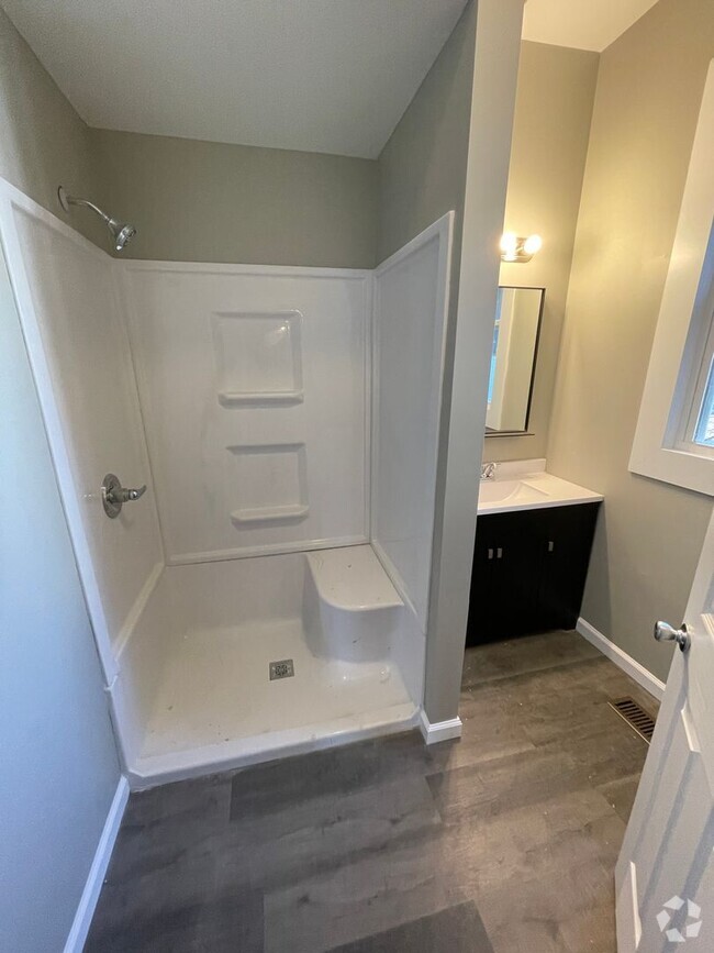 Building Photo - 655 E Wabash St Unit #1 Rental