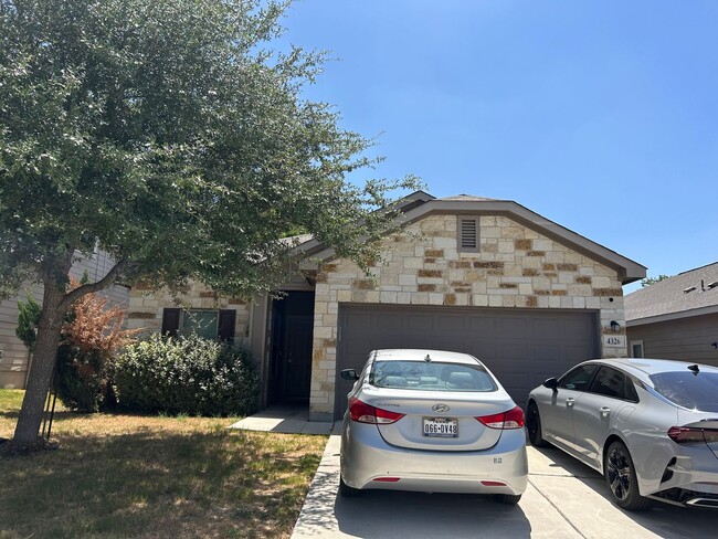 Photo - 4326 Stanley Park