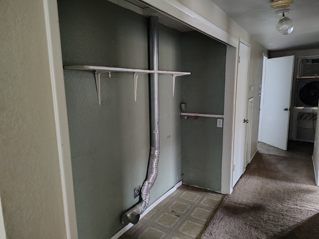 Photo - 18 E Main St