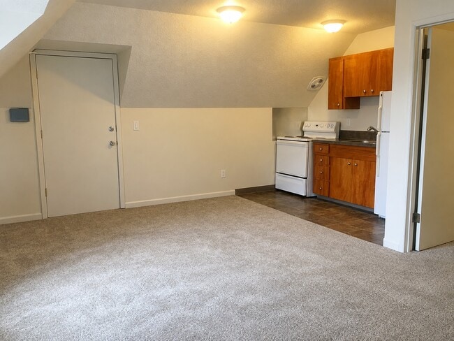 Photo - 1420 SE 18th Ave Unit 18th Plex