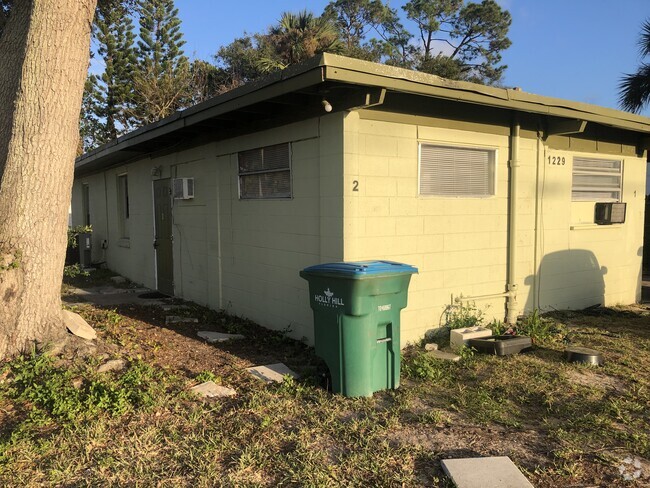 Building Photo - 1229 Center Ave Unit 2 Rental