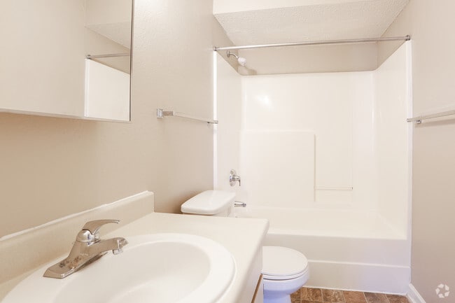2HAB, 2BA - 950 ft² - Cottonwood Creek Apartments