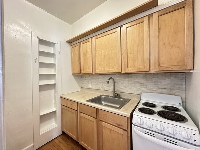 Photo - 535 W Arlington Pl Unit J08W