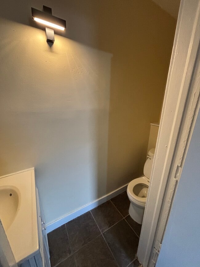 Photo - 244 6th Ave W