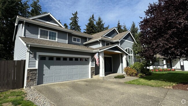 Building Photo - Spacious Two Story Home - The Buttes