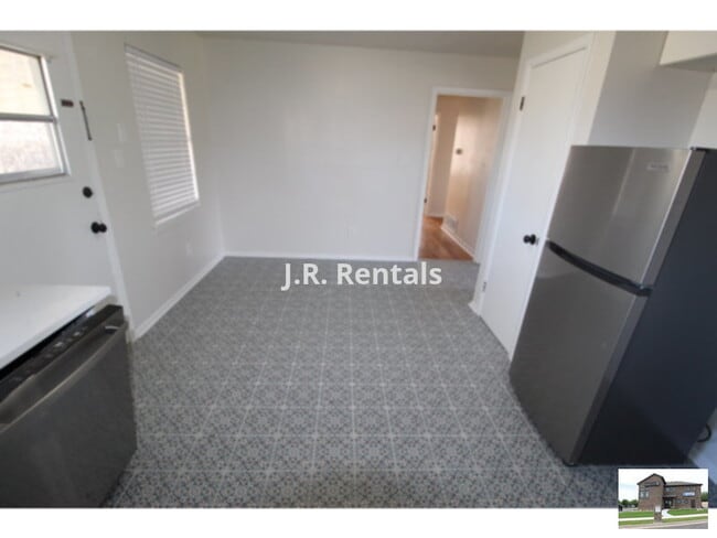 Photo - 1103 Robertson Ave