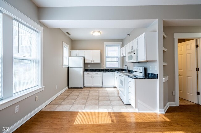 Photo - 234 E 9th St Unidad 305