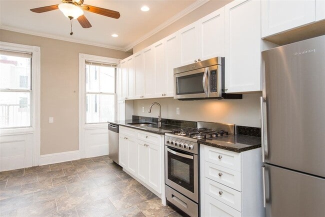 Building Photo - 351 7th St Rental