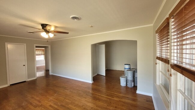 Photo - 1209 Look St