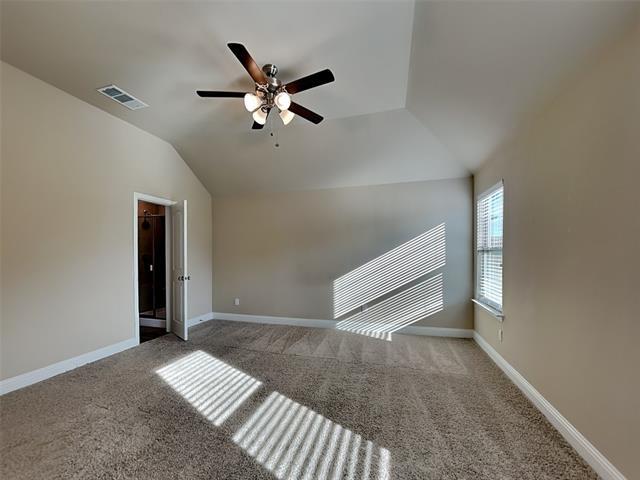 Photo - 633 Comal Dr