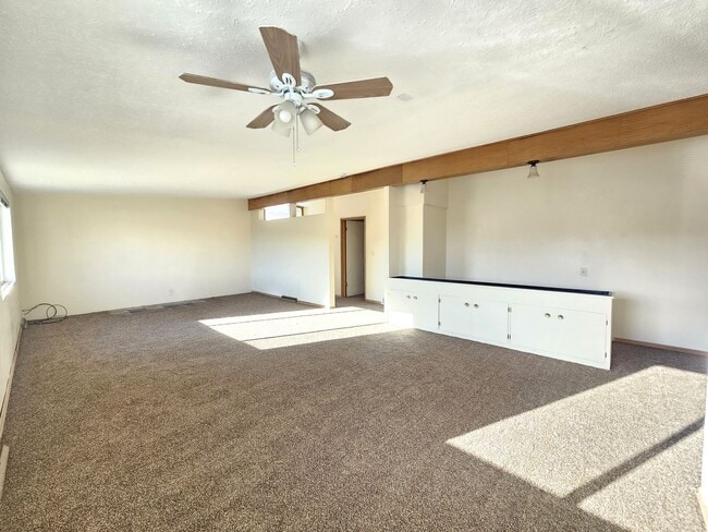 Photo - 302 N Argonne Rd