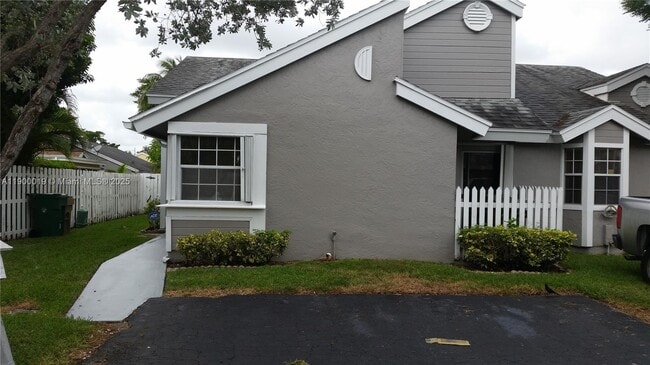 Photo - 11071 SW 11th Pl