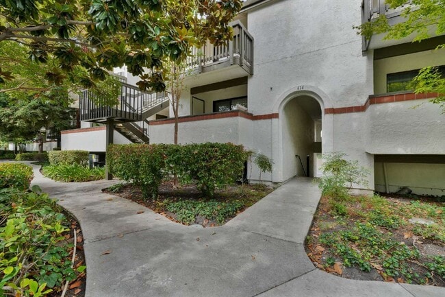 Building Photo - 614 San Conrado Terrace Unit 3