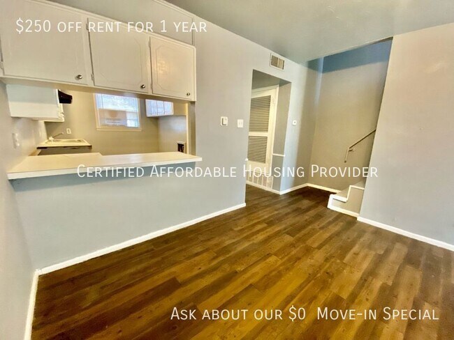 Photo - 2107 49th St