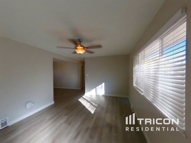 Photo - 1614 Tesla Dr